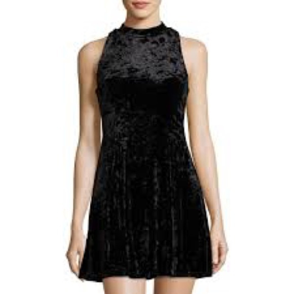 Romeo&Juliet Mock Neck Fit and Flare Velvet Dress